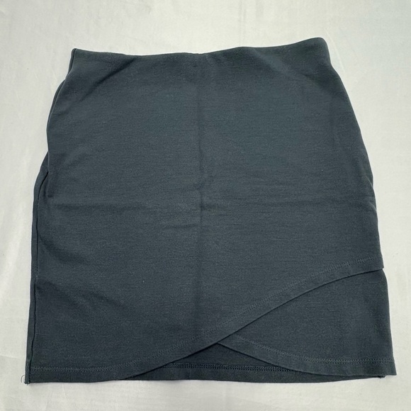 Aritzia Dresses & Skirts - Aritzia Talula Women’s Small Primrose Blue Grey Tulip Mini Skirt Viscose Bodycon